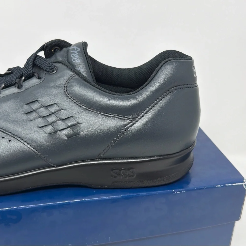 SAS Free Time Womens 9M Navy Leather Walking Shoes USA STORE MODEL